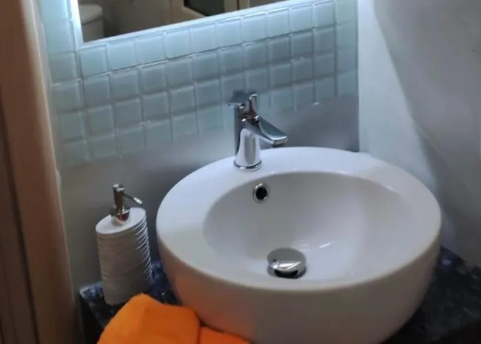 Dyrrahu Willa Golem (Tirana)