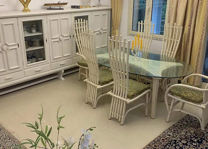 Dyrrahu Willa Golem (Tirana)