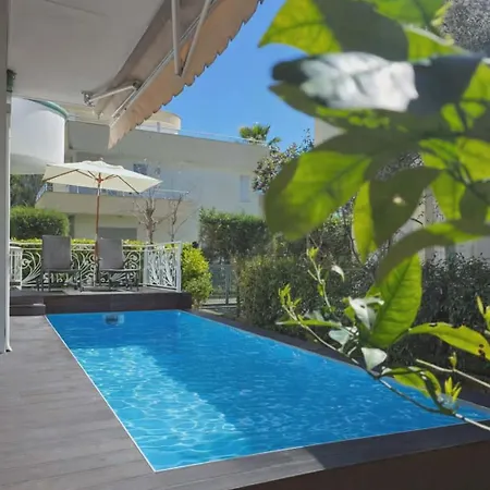 Dyrrahu With Pool & Sea Access فيلة